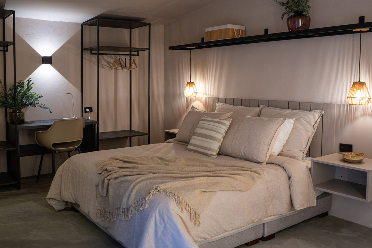 Primera alcoba con cama doble, Apartamento SATORI, Casa Mitho Bogotá