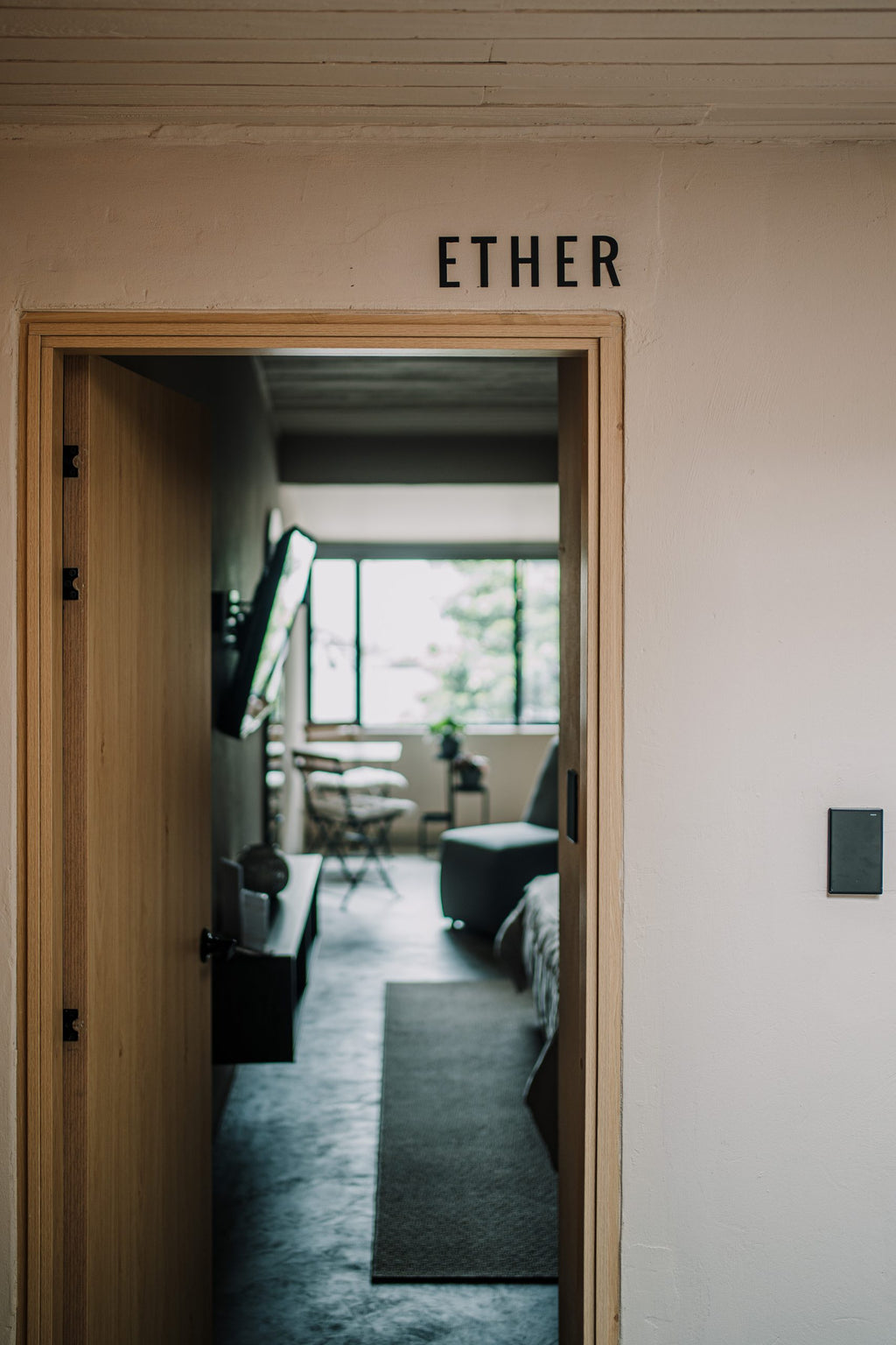 Acceso a la habitación ETHER, Casa Mitho aparthotel en Usaquén